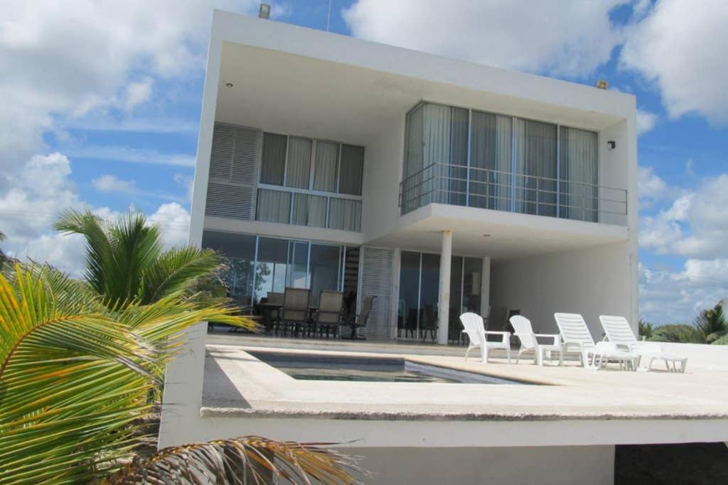 Designer'S House Beach Front Superb Ocean View Hi Speed Wifi Villa Telchac Puerto Exteriör bild