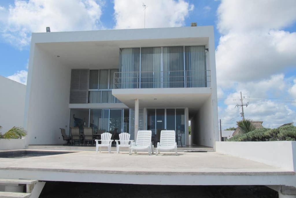 Designer'S House Beach Front Superb Ocean View Hi Speed Wifi Villa Telchac Puerto Exteriör bild